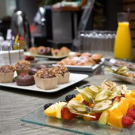 アパートホテル ラグジュアリー　ダウンタウン　アパートメンツ 4*