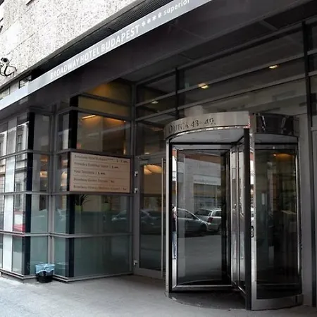 アパートホテル ラグジュアリー　ダウンタウン　アパートメンツ